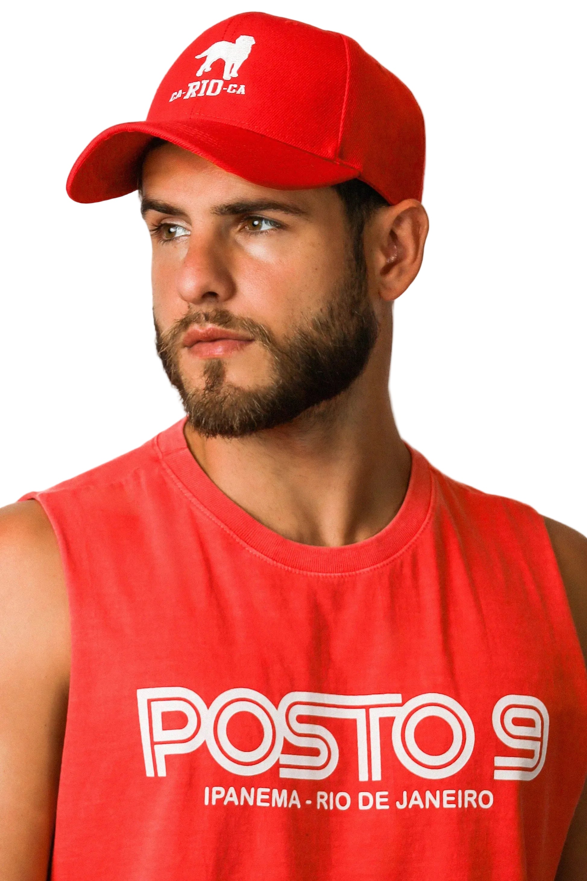 Man wearing a red cap and sleeveless shirt with 'POSTO 9' branding on a white background