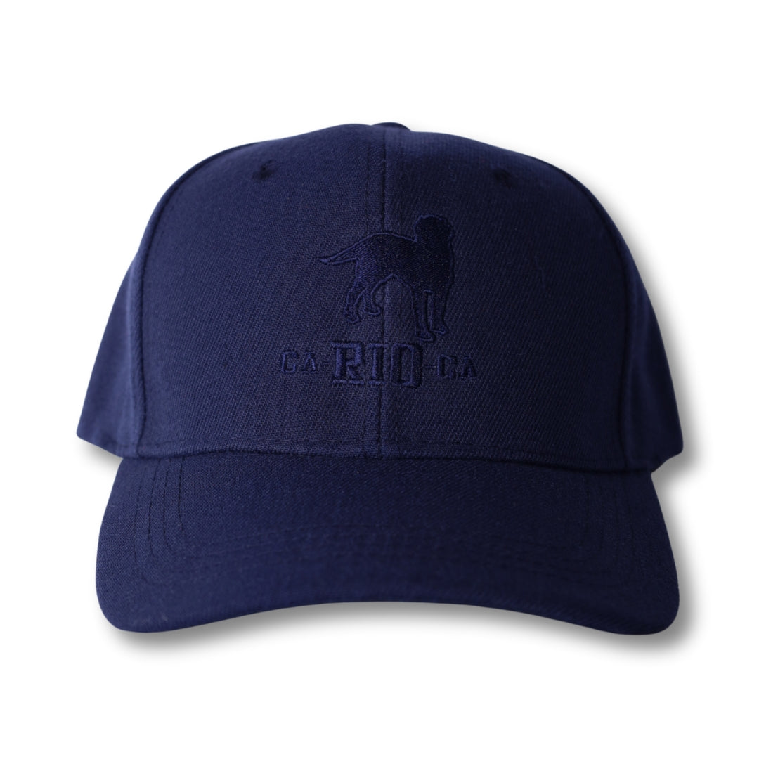 Gorra trucker bordada con rayas en negro y blanco de Gostoso Logotipo