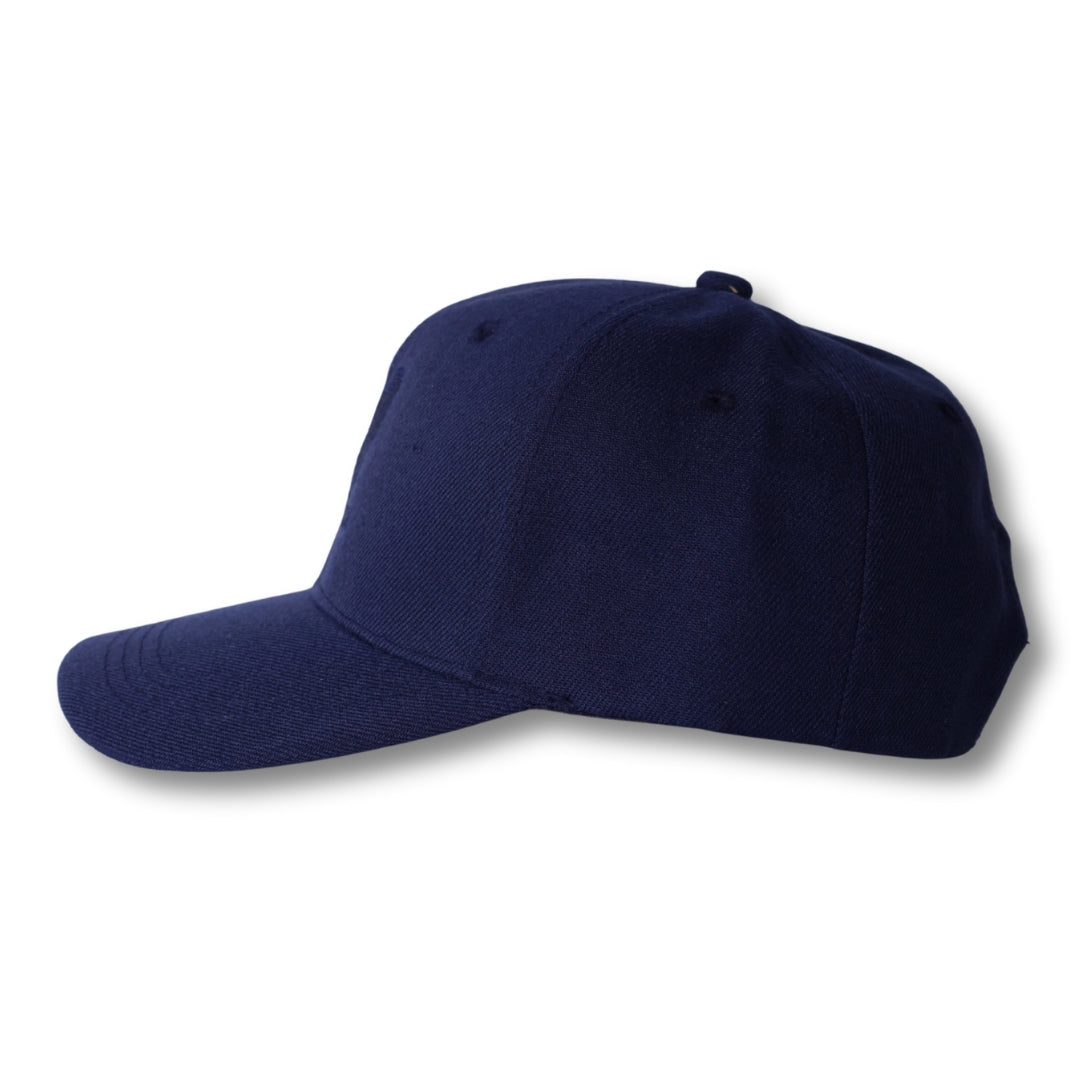 Gorra trucker bordada con rayas en negro y blanco de Gostoso Logotipo