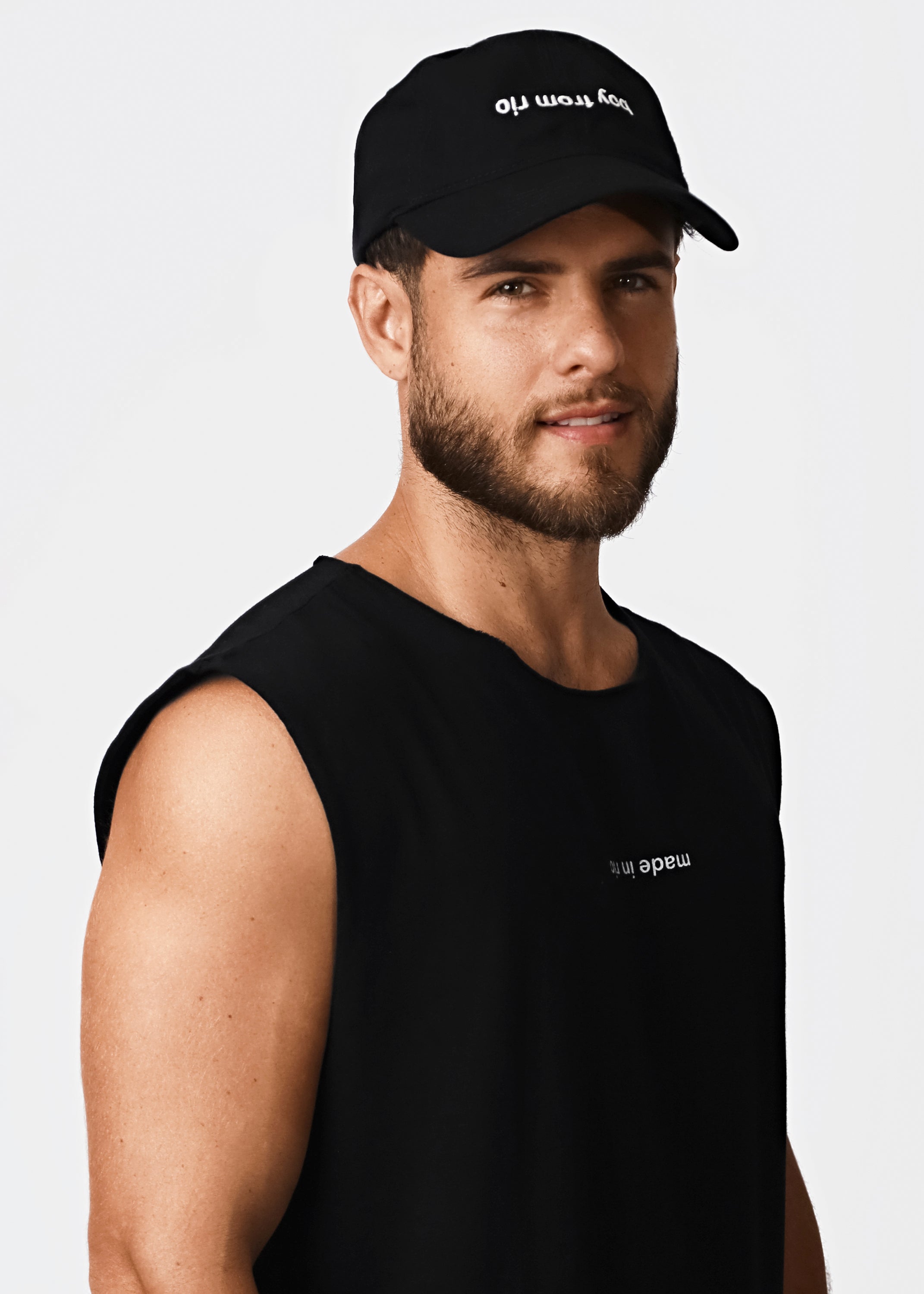 Gostoso Logotipo Regata Ribada com Estampa de Listras em Branco e Preto - Regatas Masculinas