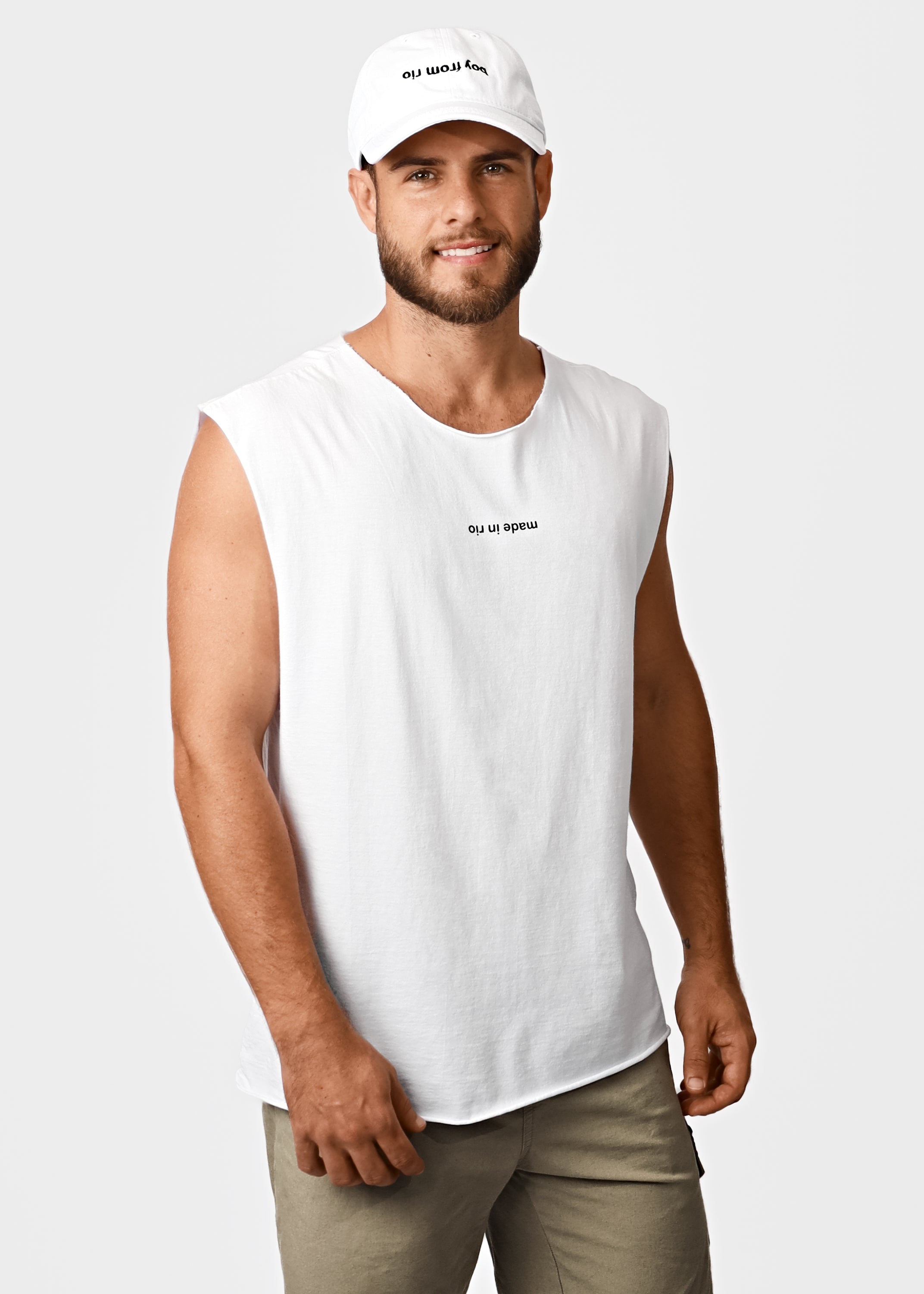 Gostoso Logotipo Regata Ribada com Estampa de Listras em Branco e Preto - Regatas Masculinas