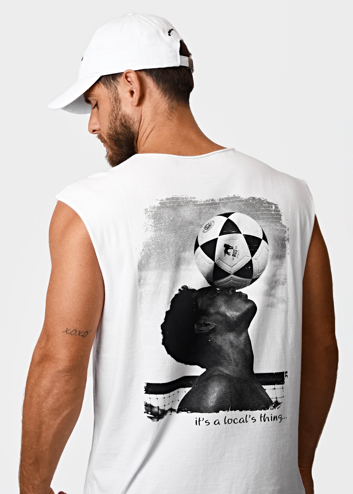 Gostoso Logotipo Regata Ribada com Estampa de Listras em Branco e Preto - Regatas Masculinas