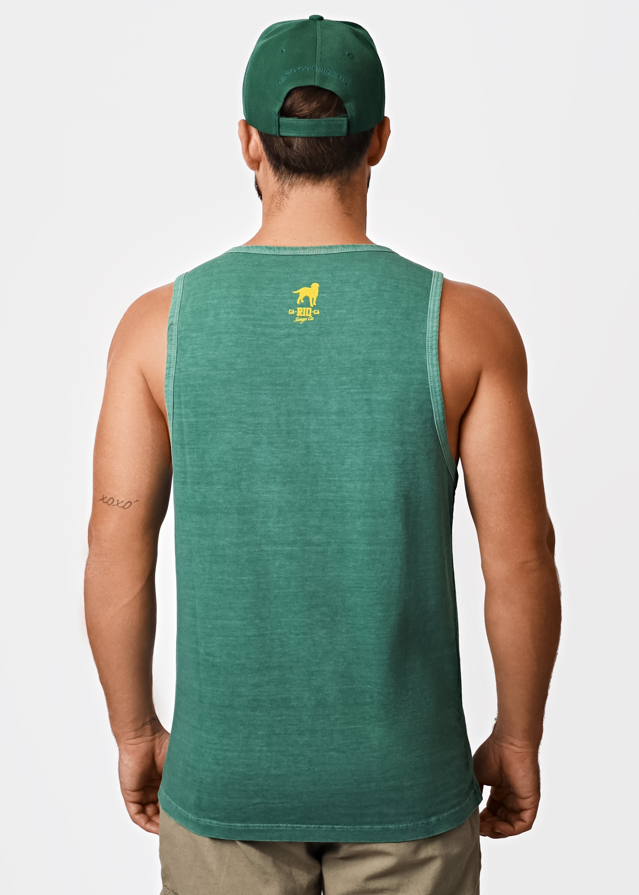 Gostoso Logotipo Regata Ribada com Estampa de Listras em Branco e Preto - Regatas Masculinas