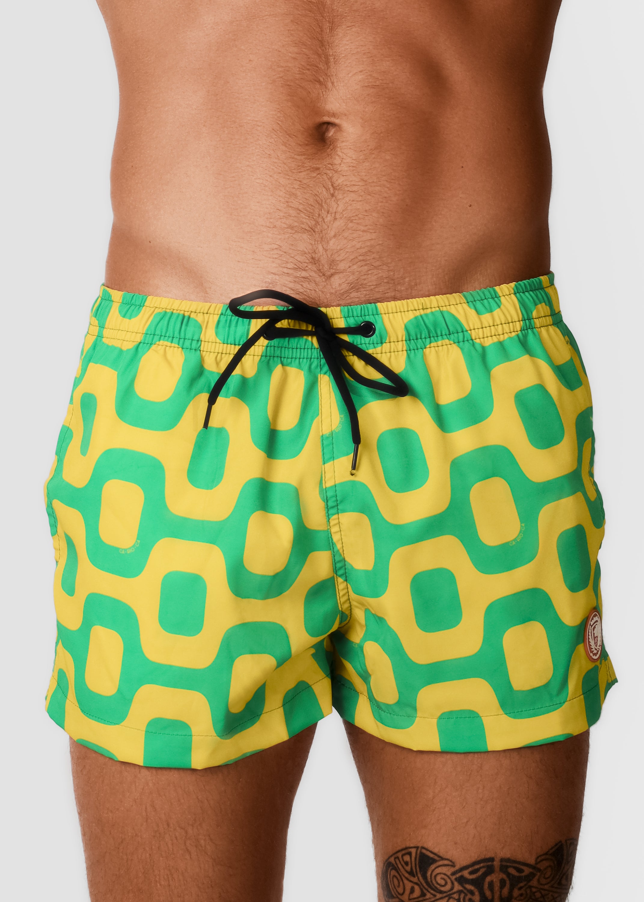 PAVIMENTO VERDE E AMARELO - Shorts Italianos