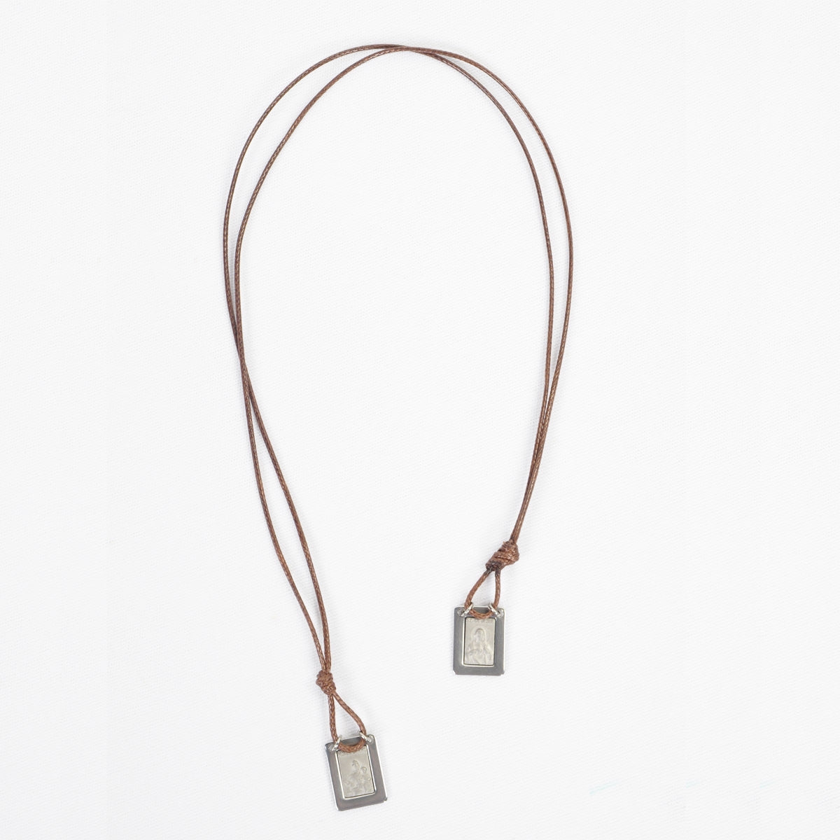 Escapulário Nossa Senhora do Carmo com cordão de couro marrom - Colar Masculino - Joias Masculinas